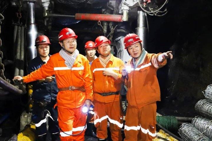 王崇景到霄云煤矿督导检查安全生产工作